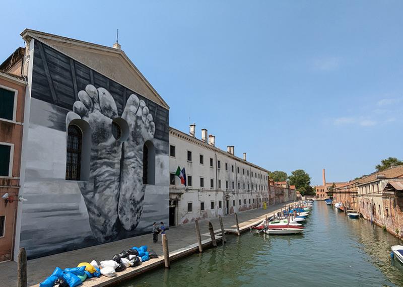 Fresco of Maurizio Cattelan on the Women's Wall for Women of the Giudecca, Vatican Pavilion, 60th Biennale de Venice 2024. © Photo Ludovic Sanejouand for Lejournaldesarts.fr