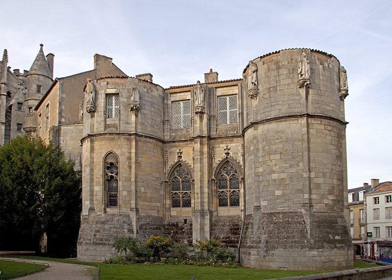 The Palais de Poitiers begins an ambitious conversion