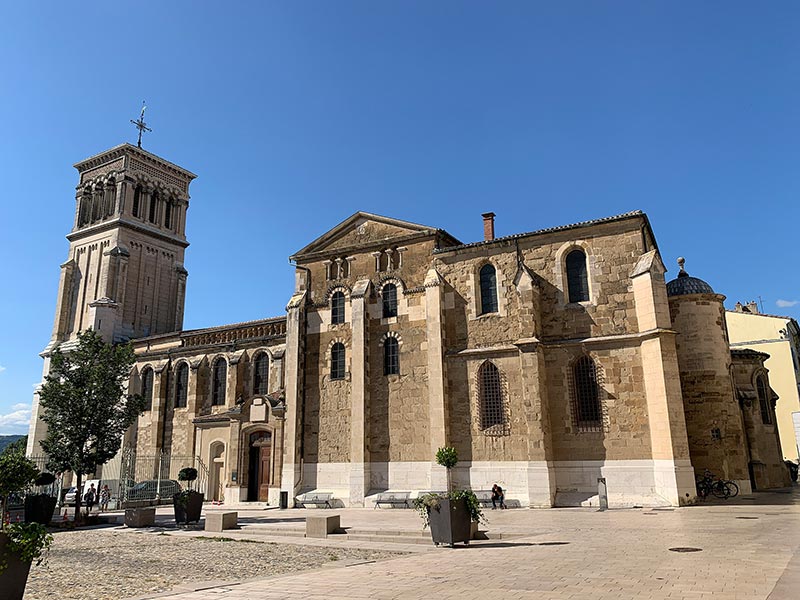 Valencia Cathedral, a criticized construction site