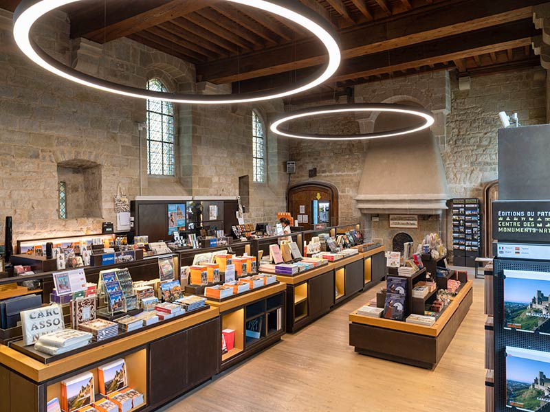 The bookstore-museum shop, a service that has become essential