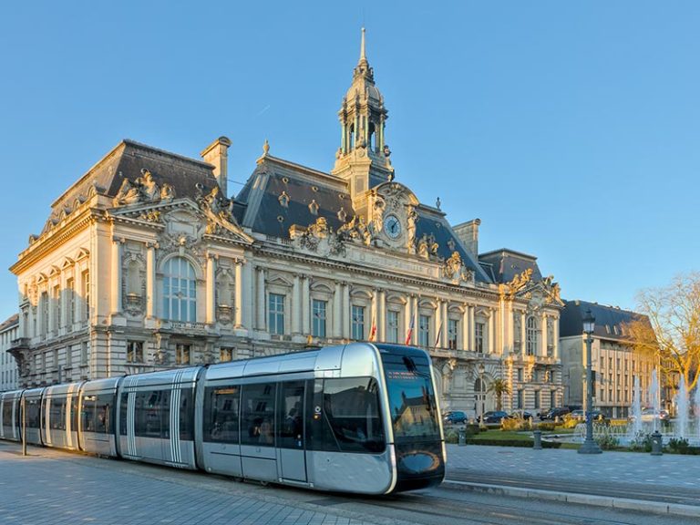 Tours 2026, museums and the Opera at the center of electoral debates
