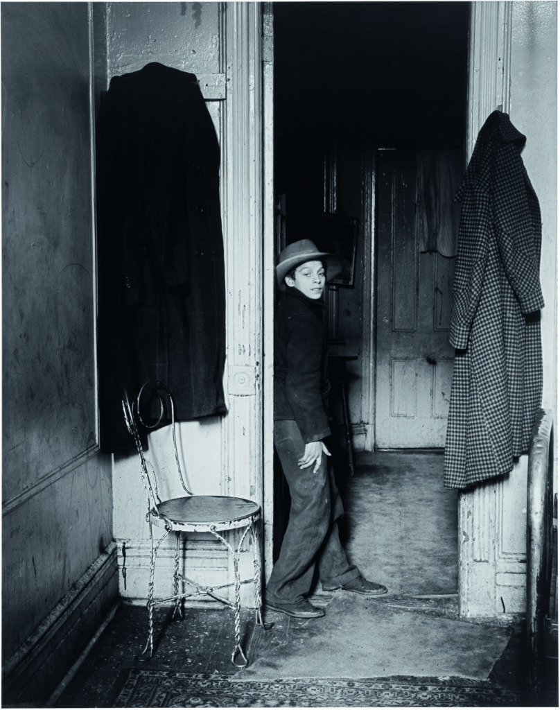 Helen Levitt. New York, circa 1939