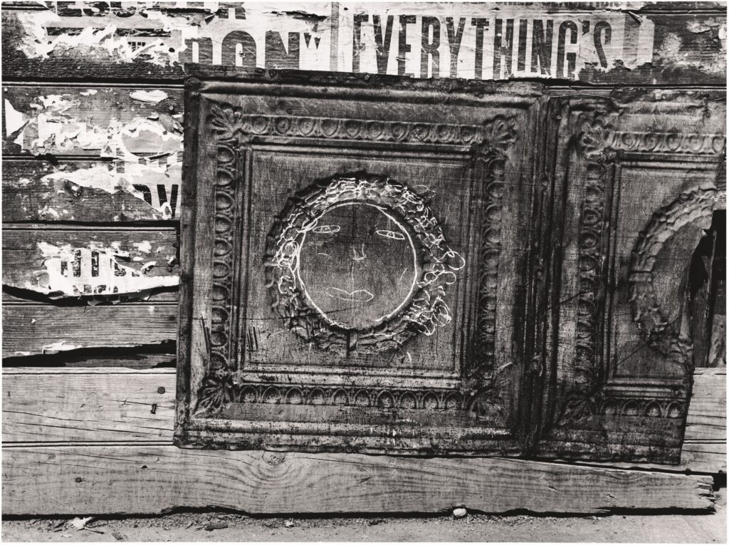 Helen Levitt. New York, circa 1939. © Film Documents LLC, courtesy Zander Galerie, Cologne