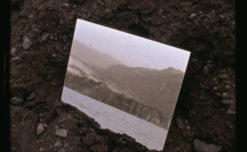 Manuel Diego Sánchez: Attempt to freeze an image in a rectangle, 2025