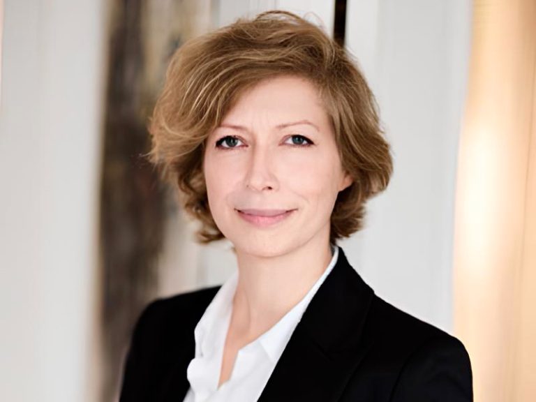 Who is Anne-Claire Legendre chosen to succeed Jack Lang?