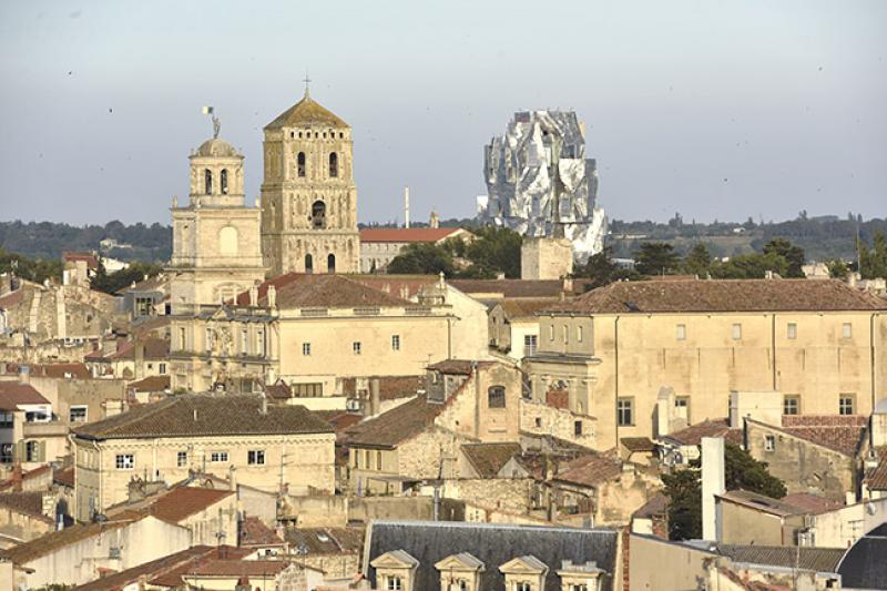 The city of Arles with the Luma Foundation Tower by architect Frank Gehry in the background. © Photo Hervé Hôte