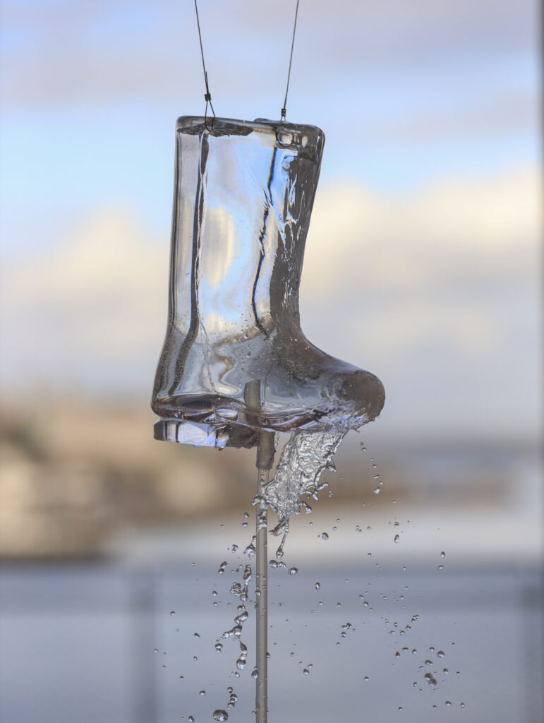 Yuko Mohri Moré Moré (Leaky): Fountain, 2025