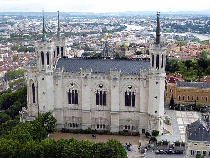 In Lyon, the Fourvière basilica restores its weakened towers