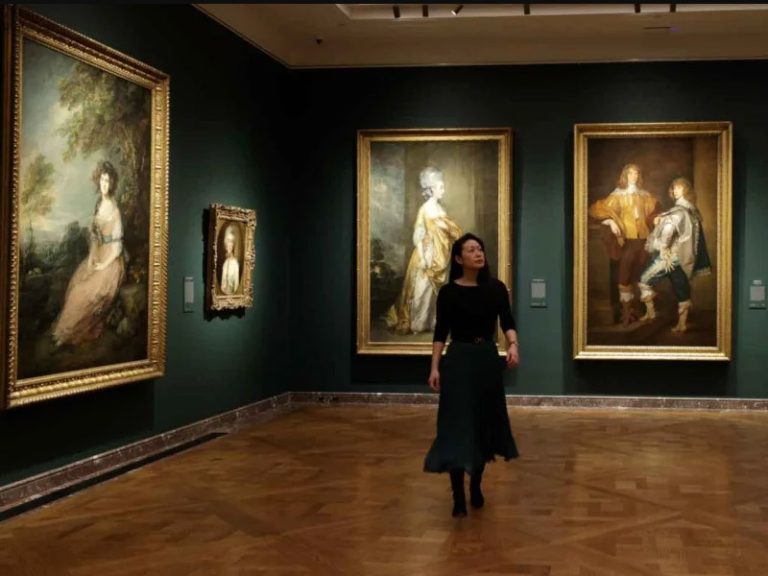 In New York, the Frick showcases fashion according to Gainsborough