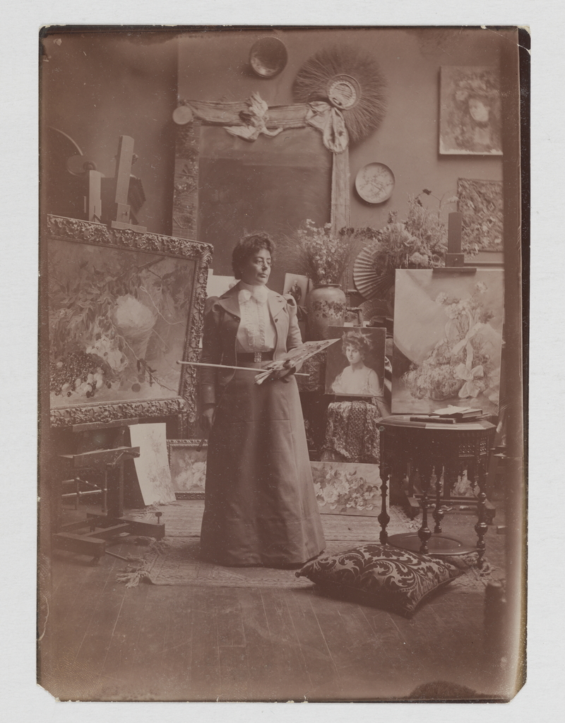 Unknown authorship. María Luisa de la Riva in her studio in Paris, around 1900. Museo Nacional del Prado