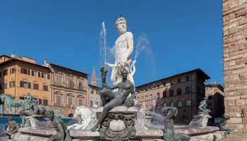 In Florence, a tourist prosecuted for damaging the Neptune Fountain