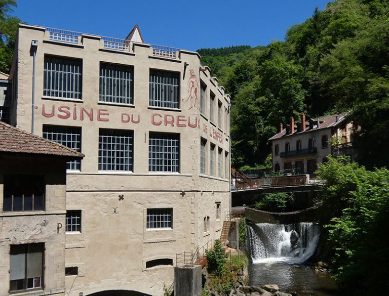 What future for art centers?