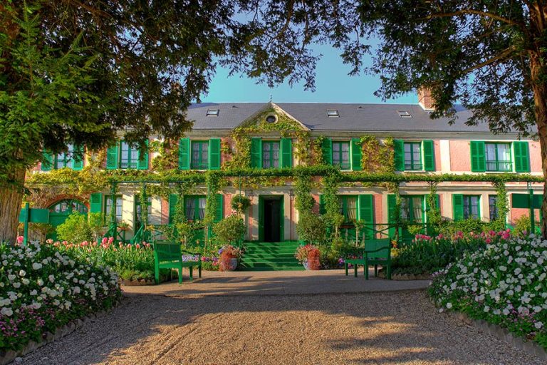 In Giverny, Monet does not benefit everyone
