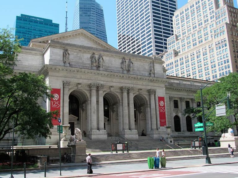 An American agency that finances culture wins a legal reprieve
