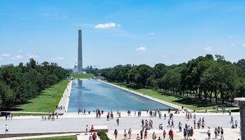 An association wants to block in court the renovation of the Lincoln Memorial basin wanted by Trump