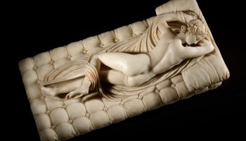 Cult of beauty, a mystery without contours