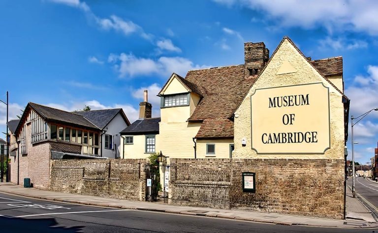 In the United Kingdom, museum budgetary constraints weigh on staff numbers
