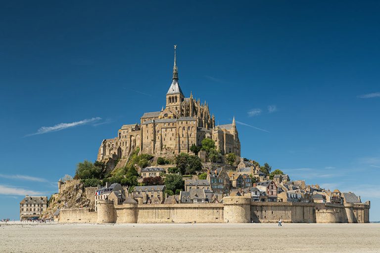 Marie Lavandier defends the CMN facing the risk of a divorce with Mont-Saint-Michel
