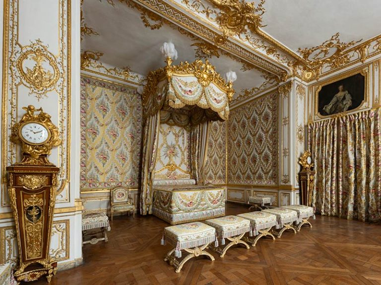 The restitution of Louis XVI's bed

