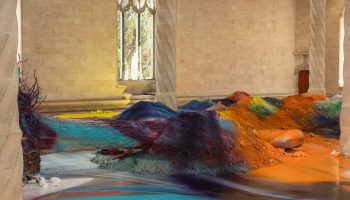 Katharina Grosse in the Llotja de Palma, everything is painting