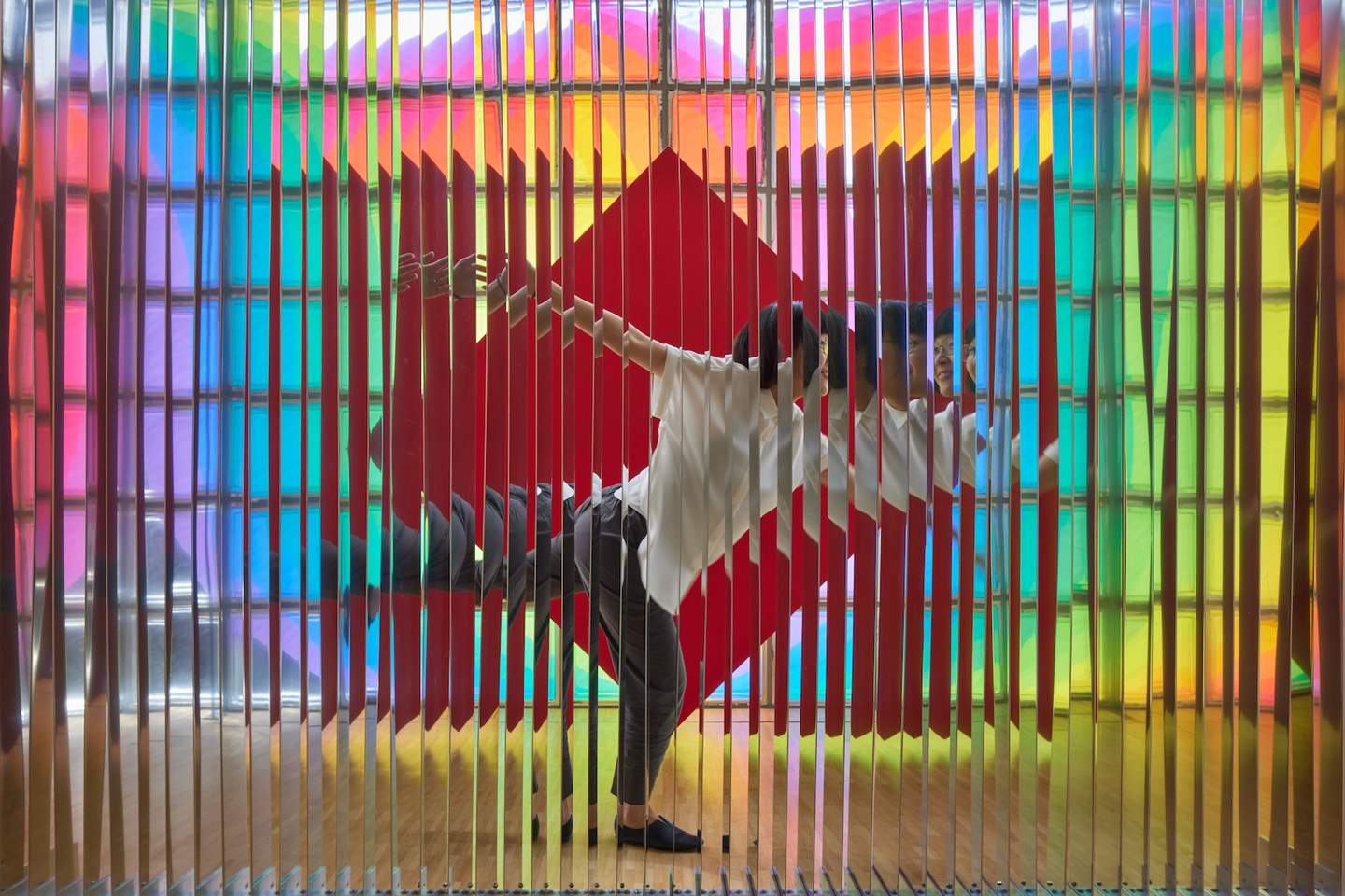 Julio Le Parc. Screen with reflective blades. Hermes Tokyo, 2021