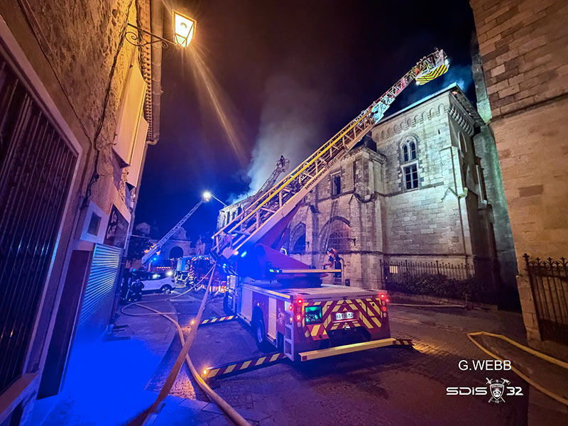 Fire in the cloister of Condom