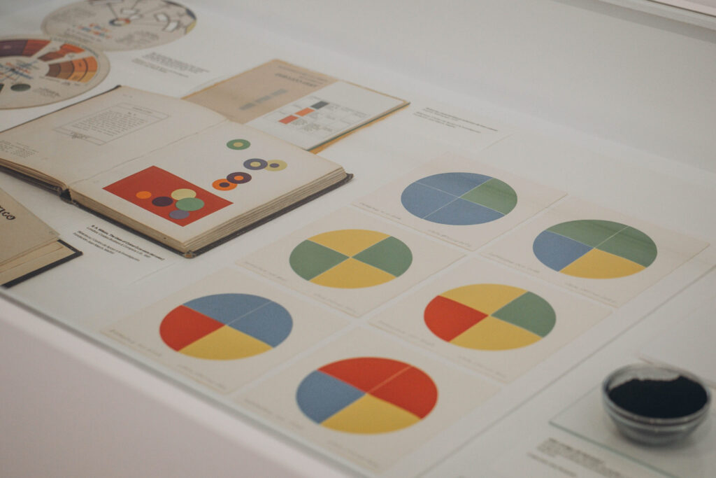 Of color in art (Coloramas). MACA Alicante, 2026