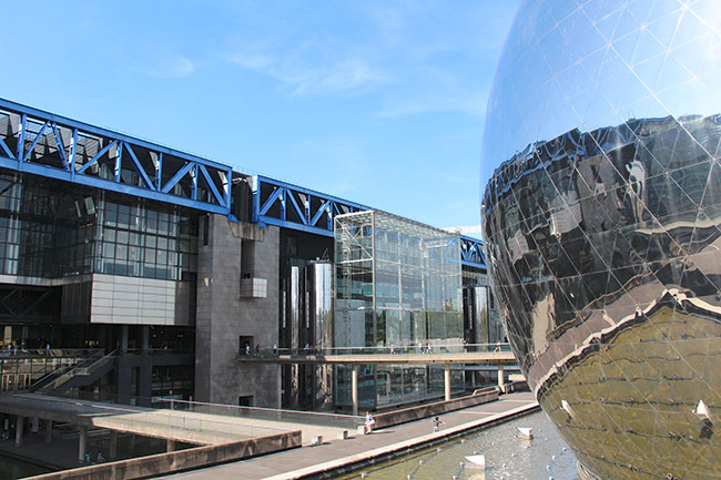 University science on the verge of an impasse