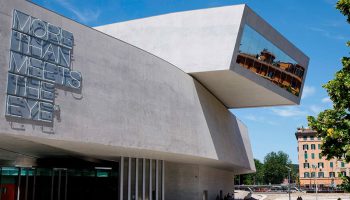 Why doesn’t Italy have a Tate Modern or Center Pompidou?