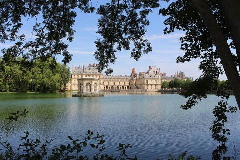 Why the Château de Fontainebleau was never threatened by fire
