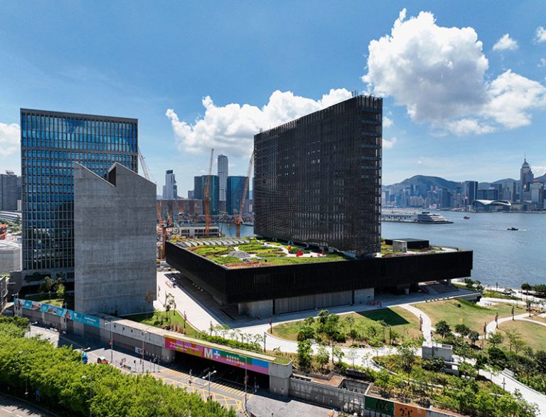 Hong Kong, the new art giant
