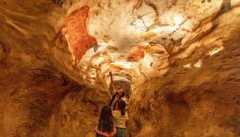 Lascaux, Chauvet, Cosquer: the factory of lost caves