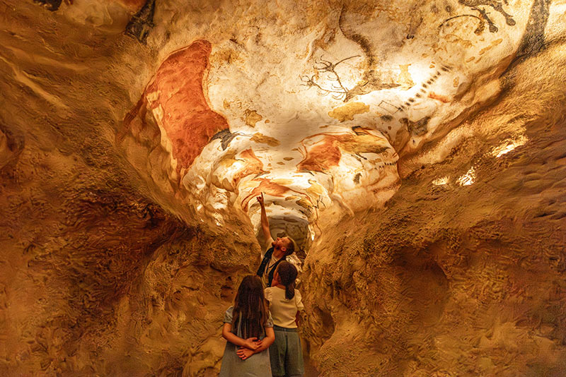 Lascaux, Chauvet, Cosquer: the factory of lost caves