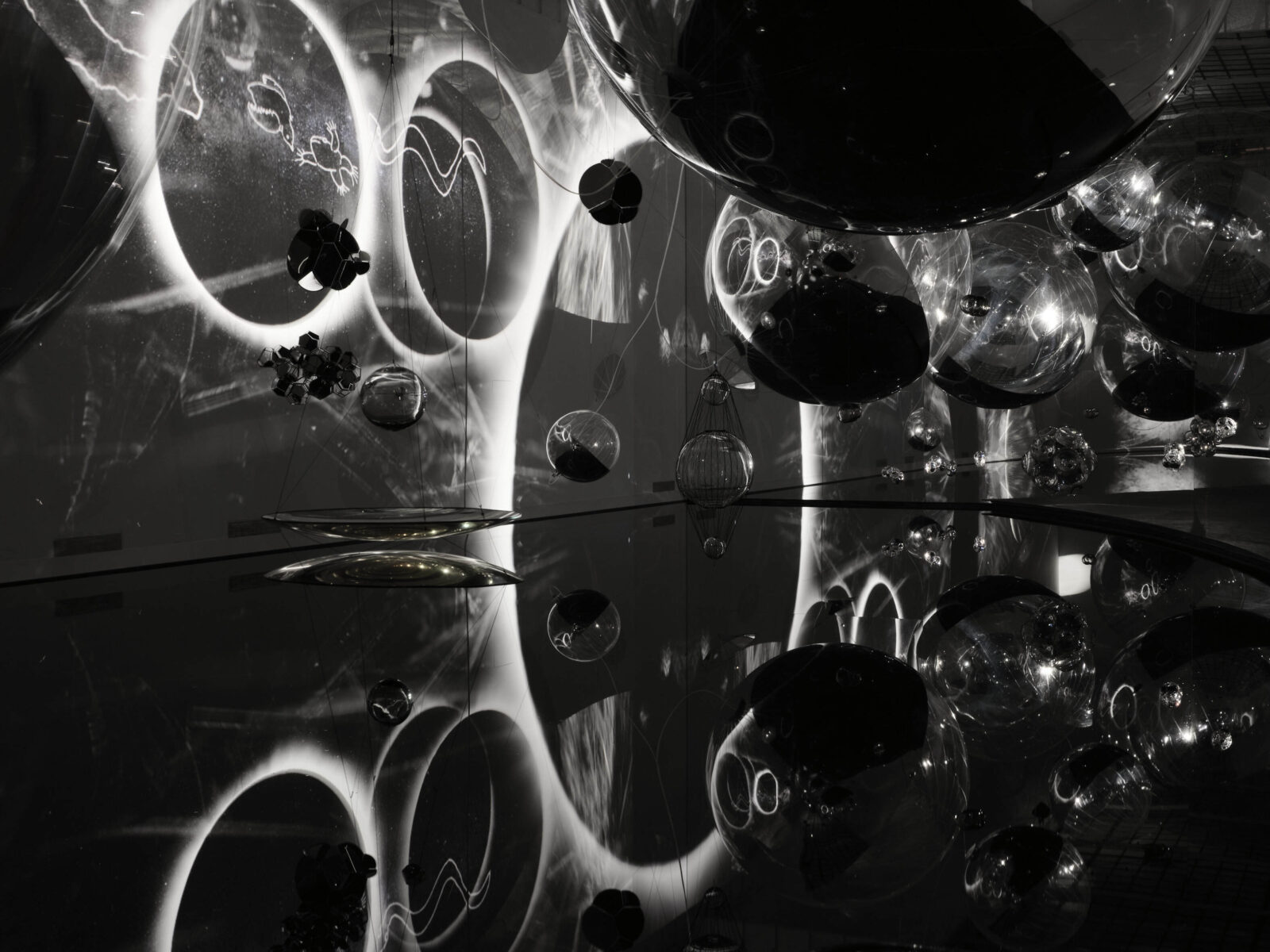 Tomás Saraceno. Ancestral Futures. Haus der Kunst. Photography: Agostino Osio