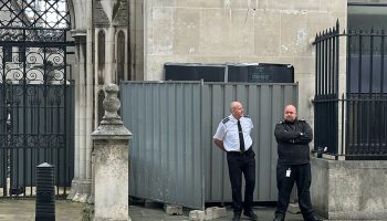 A Banksy stencil deliberately erased (and it’s expensive)