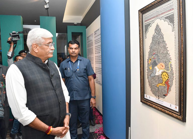 India: gifts given to the Prime Minister put up for auction
