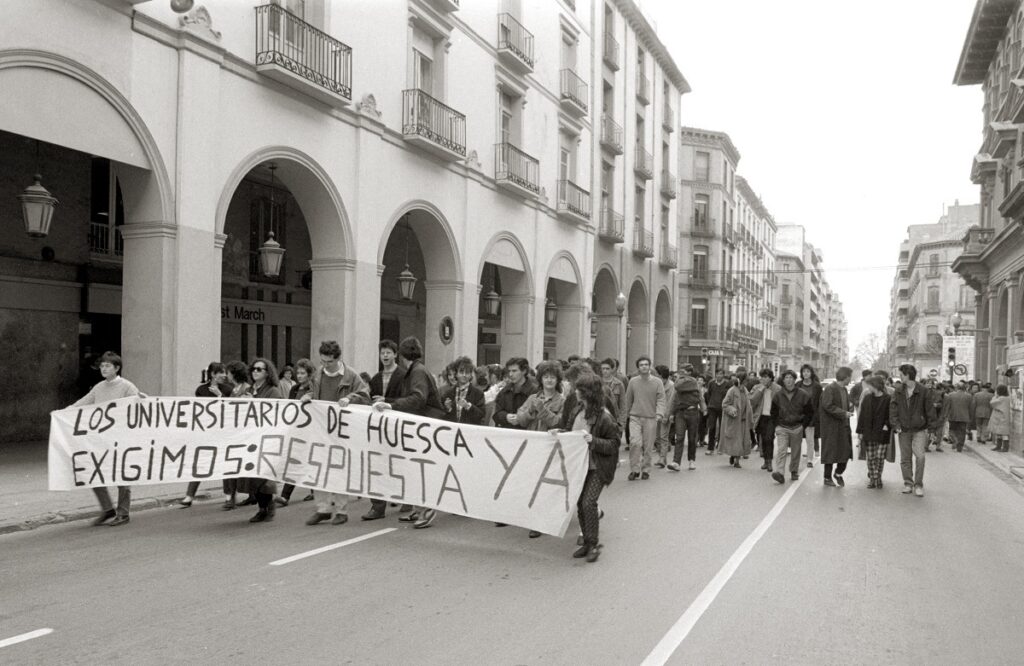 Fernando Alvira Lizano. Demonstration of university students, 1983. Family archive of Fernando Alvira Lizano