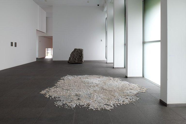 Lucia Bru makes materials speak
