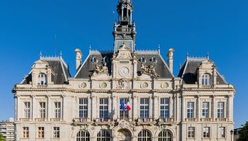 What is this historic building that burned down in Limoges?