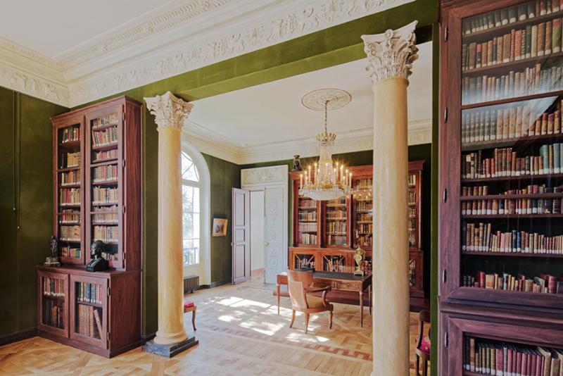 Interior of the Villa Marmottan with furniture and paintings from the end of the 19th century. © Daniele Rocco