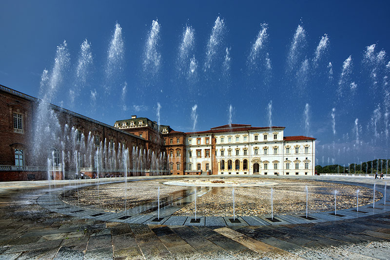 Three men steal 26 watches from a palace near Turin