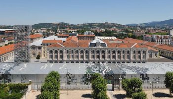 City of design: the suspension of the secretary general reopens the Mandon years