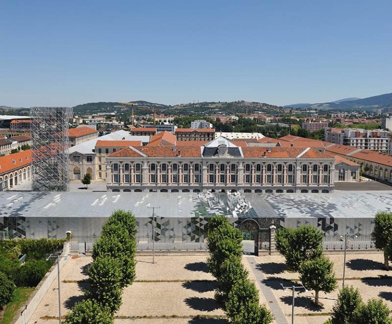 City of design: the suspension of the secretary general reopens the Mandon years
