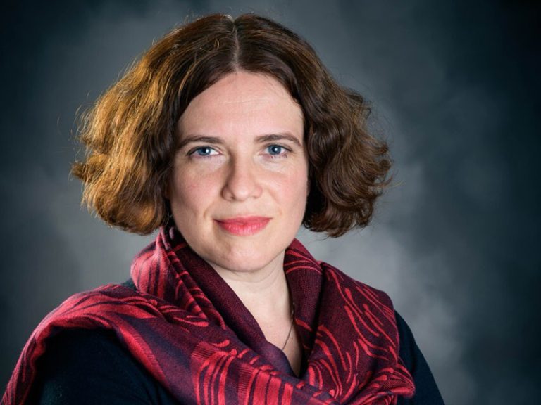 Flore Collette takes charge of the Château de Pau
