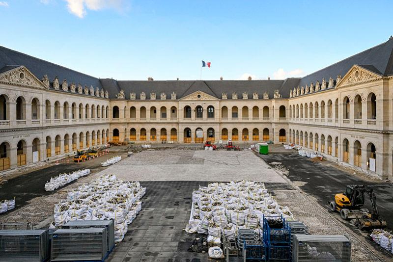 Work in the main courtyard of Les Invalides, in March 2026. © Musée de l’Armée