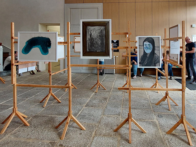 When the Fracs broaden the notion of Art Library